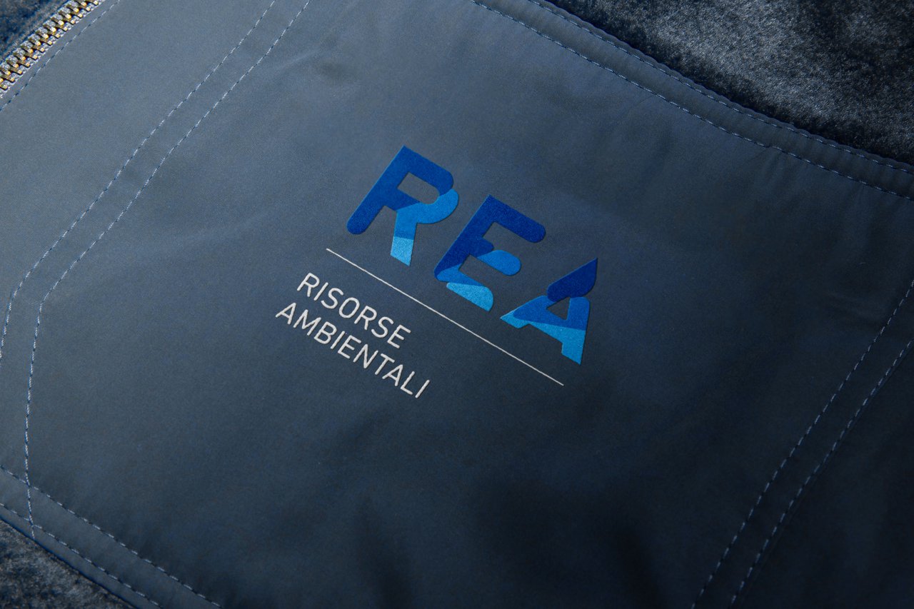 REA-Logo_Mockup-zaki